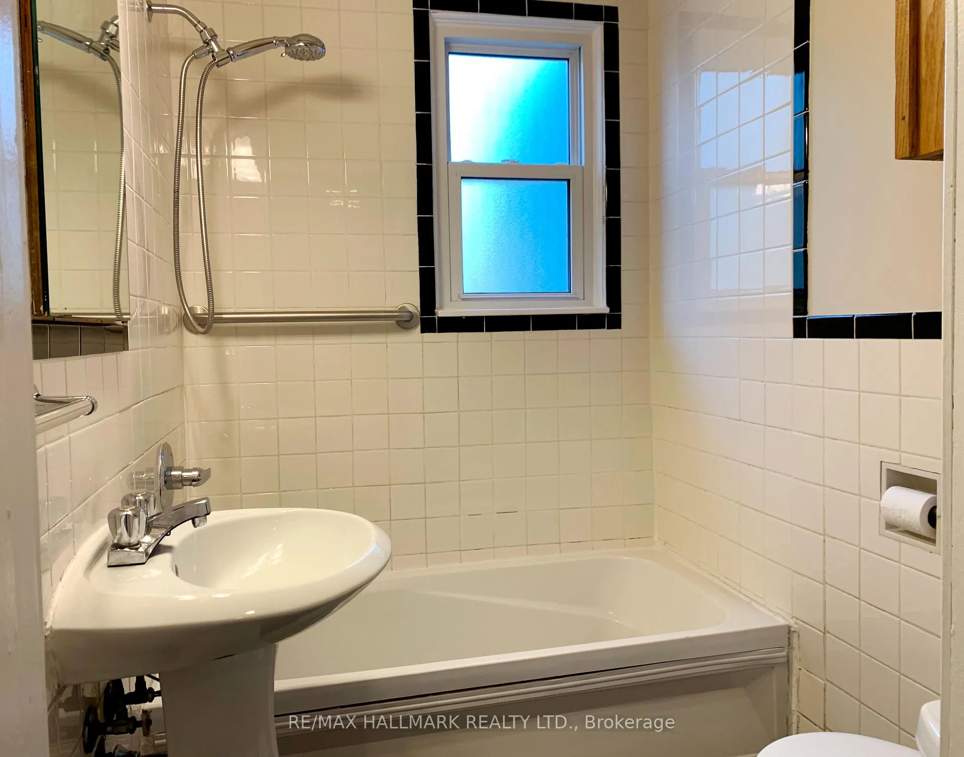 Photo 9 of 327 Vaughan Road, Toronto, Humewood-Cedarvale — HOMEH