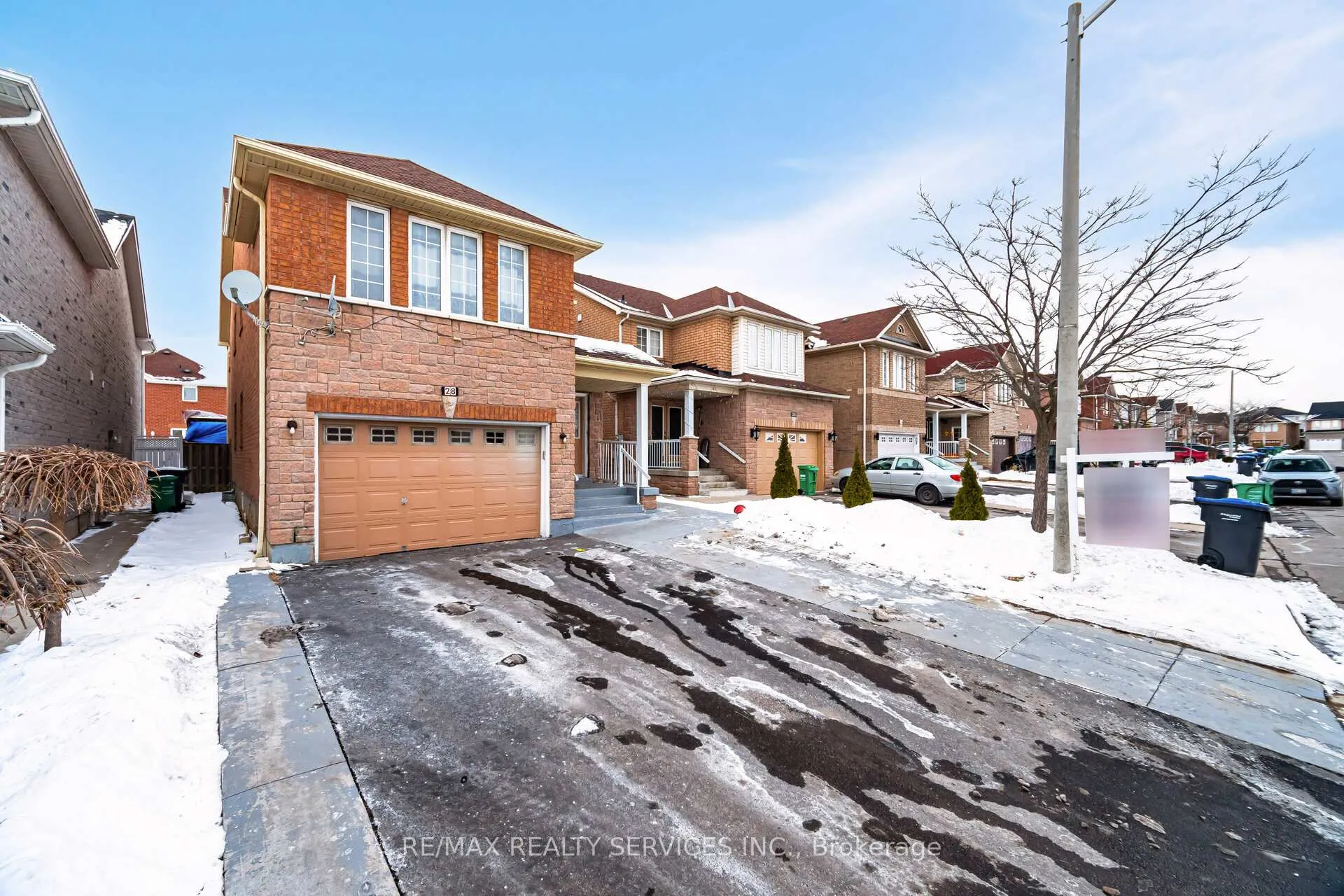 Photo 2 of 28 Wildsky Road, Brampton, Fletcher's Creek South — HOMEH