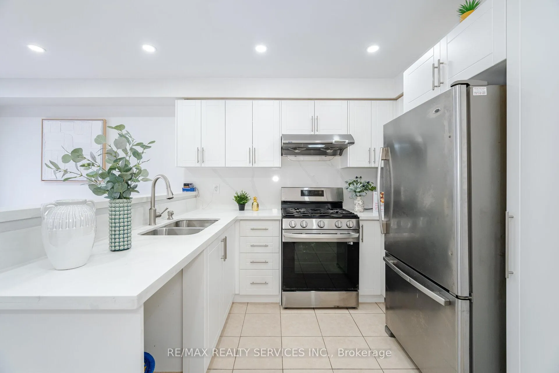 Photo 10 of 28 Wildsky Road, Brampton, Fletcher's Creek South — HOMEH