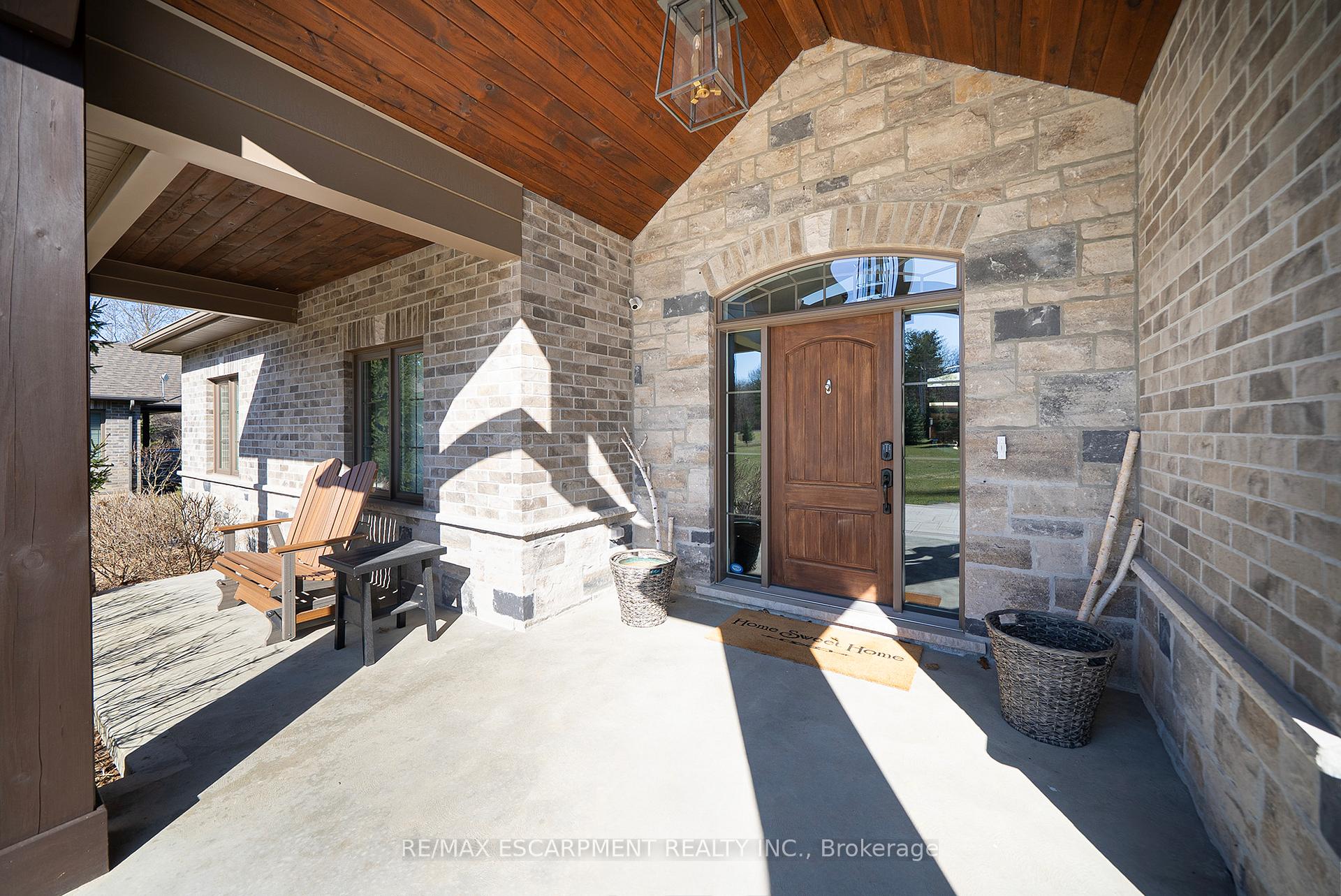 Photo 4 of 523 Blue Lake Road, Brant, South Dumfries — HOMEH