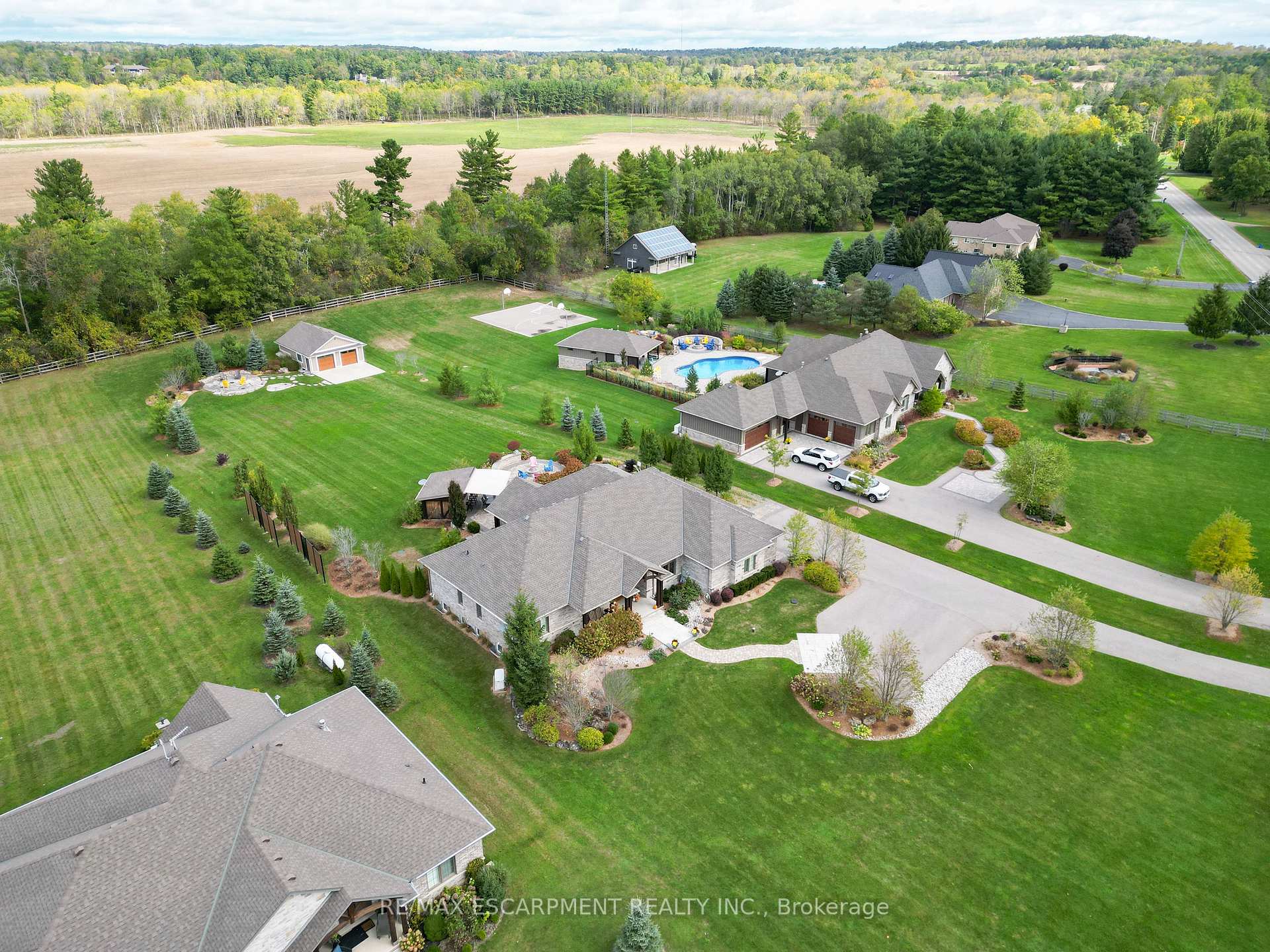 Photo 47 of 523 Blue Lake Road, Brant, South Dumfries — HOMEH