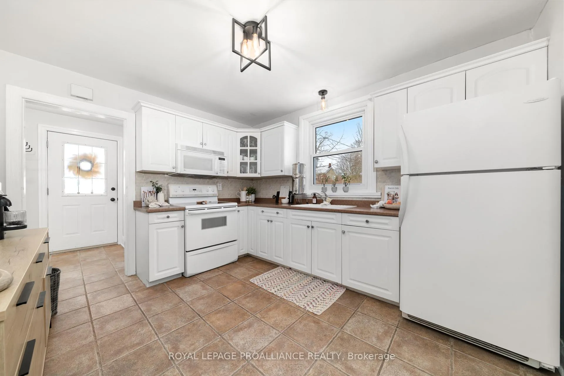 Photo 7 of 191 James Street E, Cobourg — HOMEH