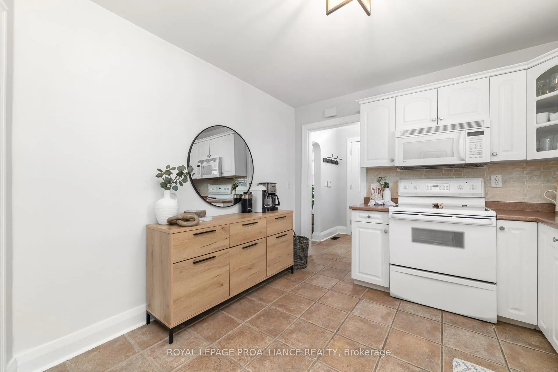 Photo 8 of 191 James Street E, Cobourg — HOMEH