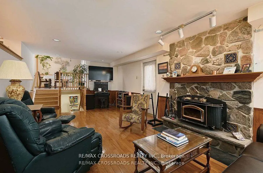 Photo 7 of 1969 Southview Drive, Pickering, Village East — HOMEH