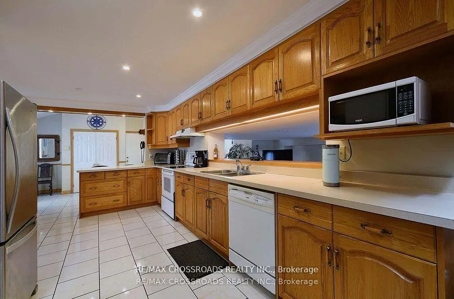 Photo 10 of 1969 Southview Drive, Pickering, Village East — HOMEH