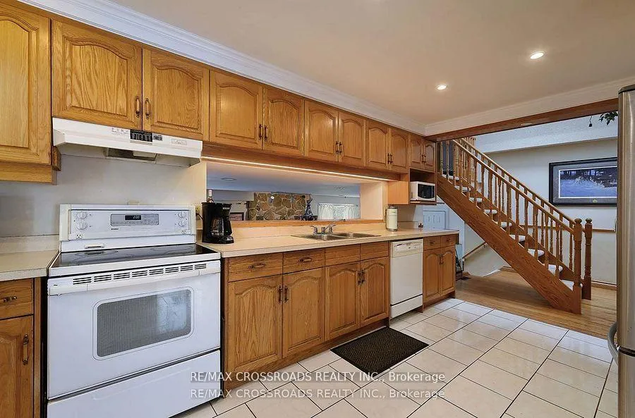 Photo 11 of 1969 Southview Drive, Pickering, Village East — HOMEH
