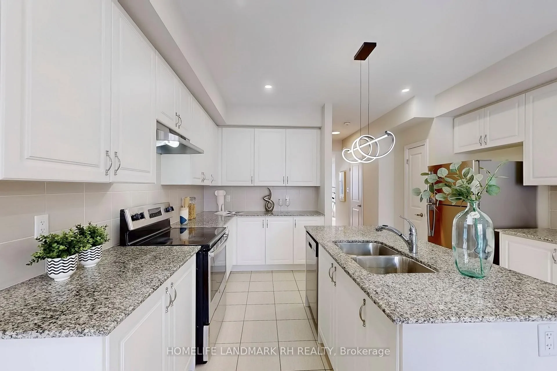 Photo 9 of 22 Robert Joffre Leet Avenue, Markham, Cornell — HOMEH