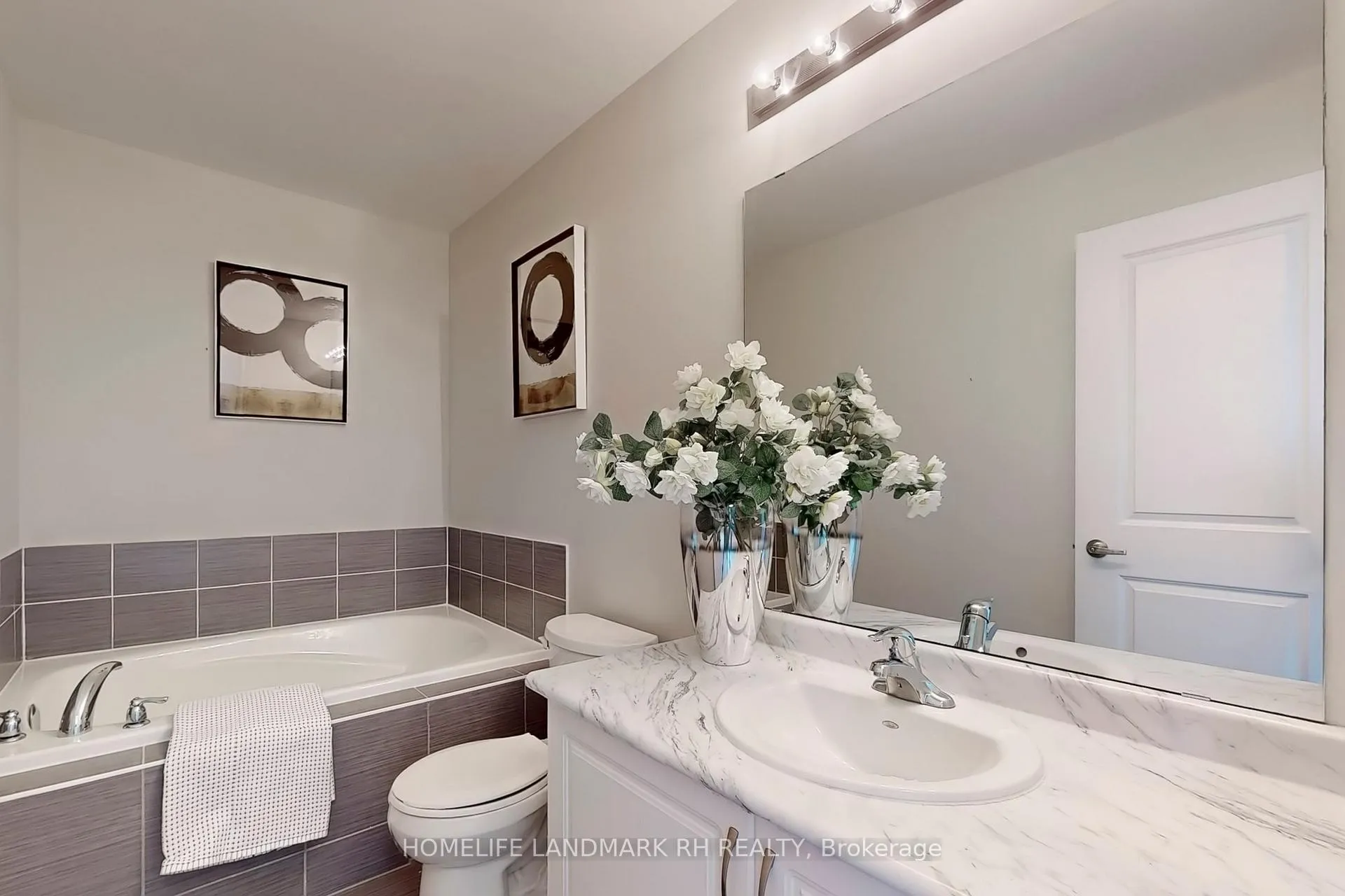 Photo 17 of 22 Robert Joffre Leet Avenue, Markham, Cornell — HOMEH