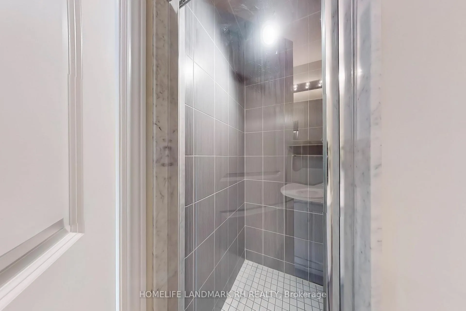 Photo 18 of 22 Robert Joffre Leet Avenue, Markham, Cornell — HOMEH