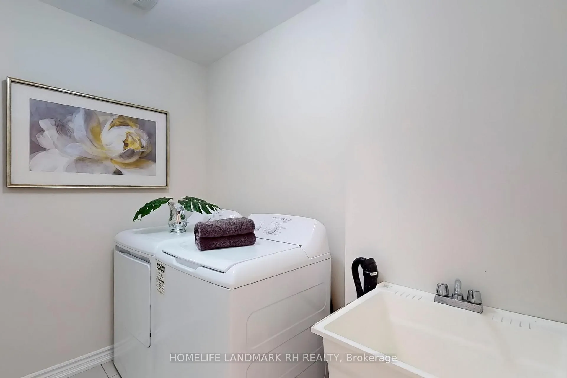 Photo 26 of 22 Robert Joffre Leet Avenue, Markham, Cornell — HOMEH