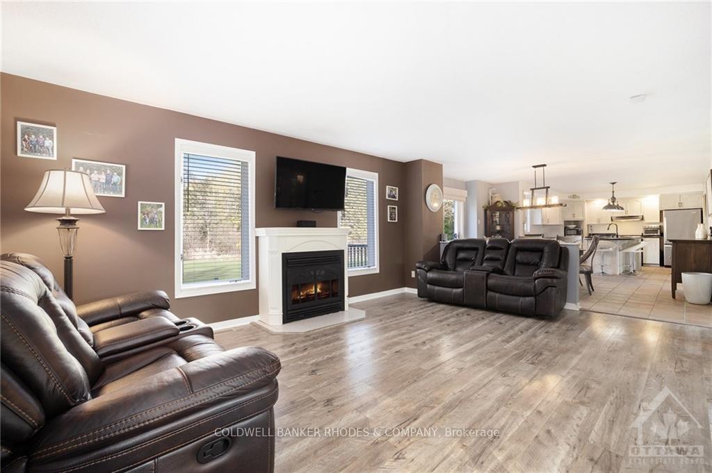 Photo 11 of 132 Corkery Woods Drive, Ottawa, Huntley Ward (North West) — HOMEH