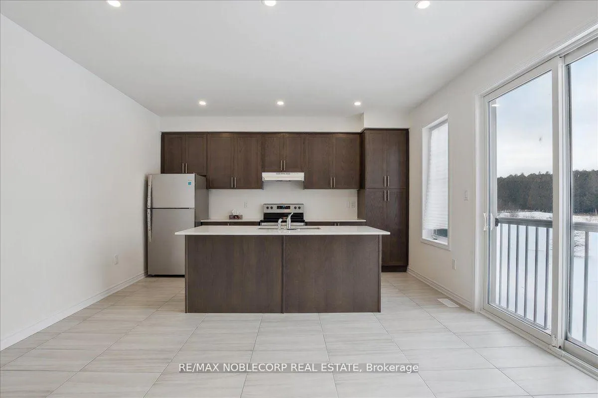 Photo 11 of 27 Abby Drive W, Wasaga Beach — HOMEH