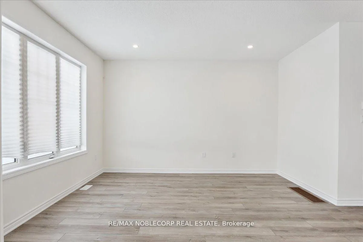 Photo 17 of 27 Abby Drive W, Wasaga Beach — HOMEH