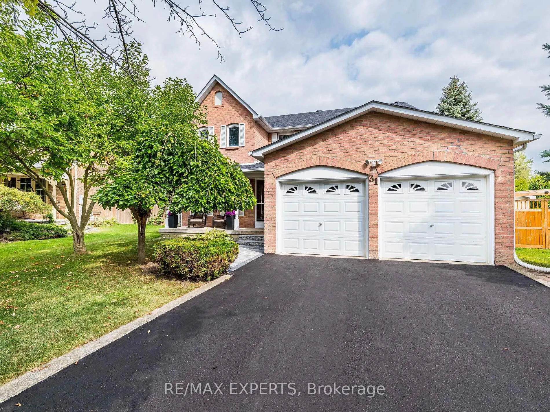 Photo 1 of 31 Mccabe Crescent, Caledon, Bolton North — HOMEH