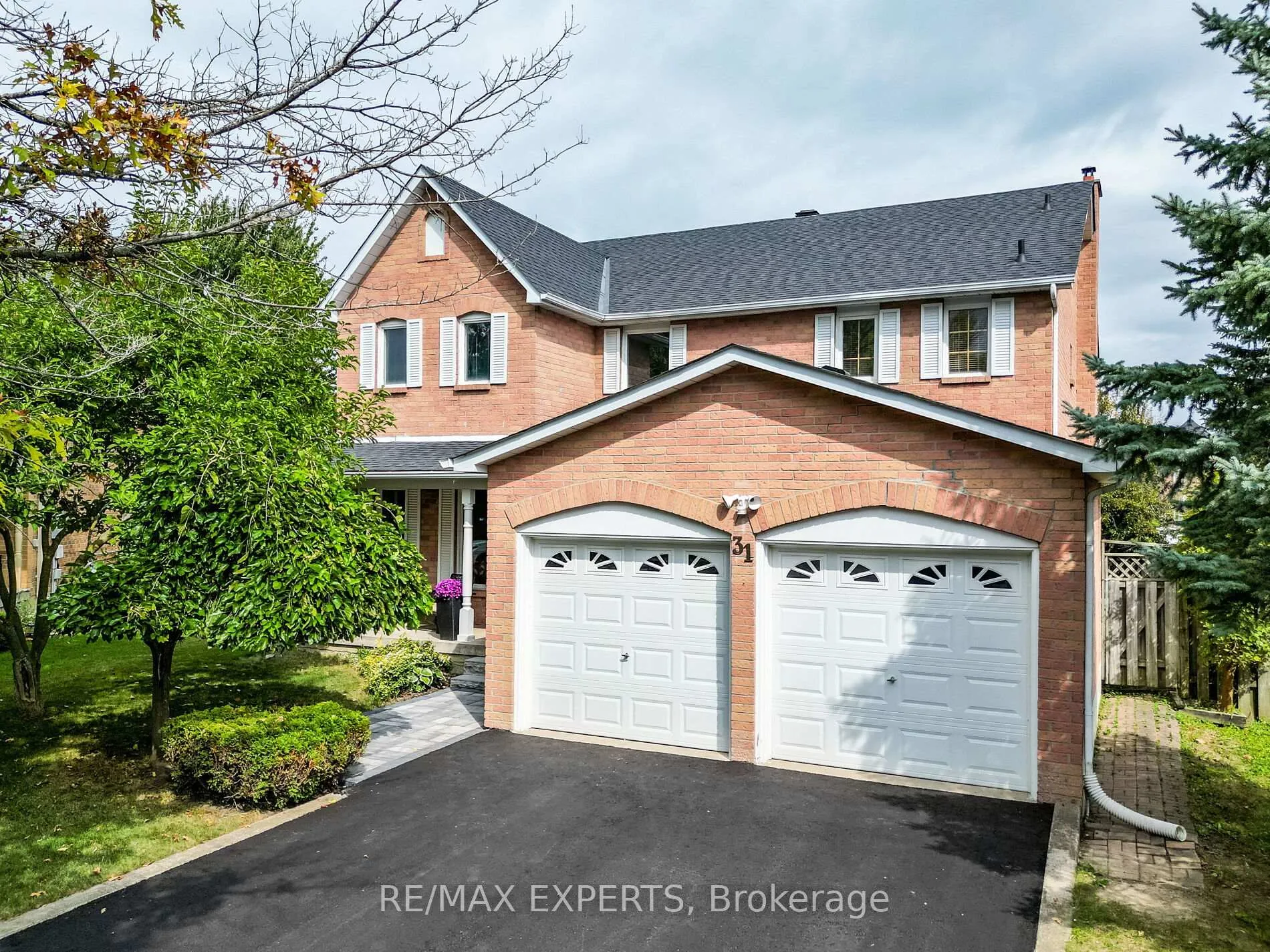 Photo 4 of 31 Mccabe Crescent, Caledon, Bolton North — HOMEH