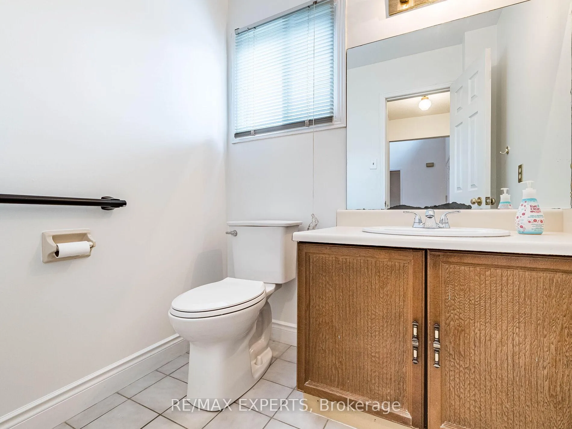 Photo 11 of 31 Mccabe Crescent, Caledon, Bolton North — HOMEH