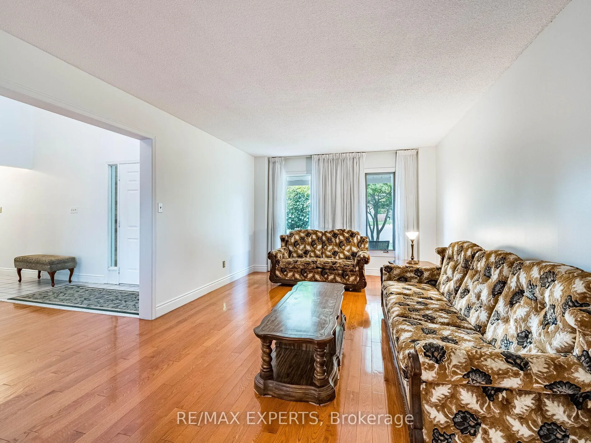 Photo 15 of 31 Mccabe Crescent, Caledon, Bolton North — HOMEH