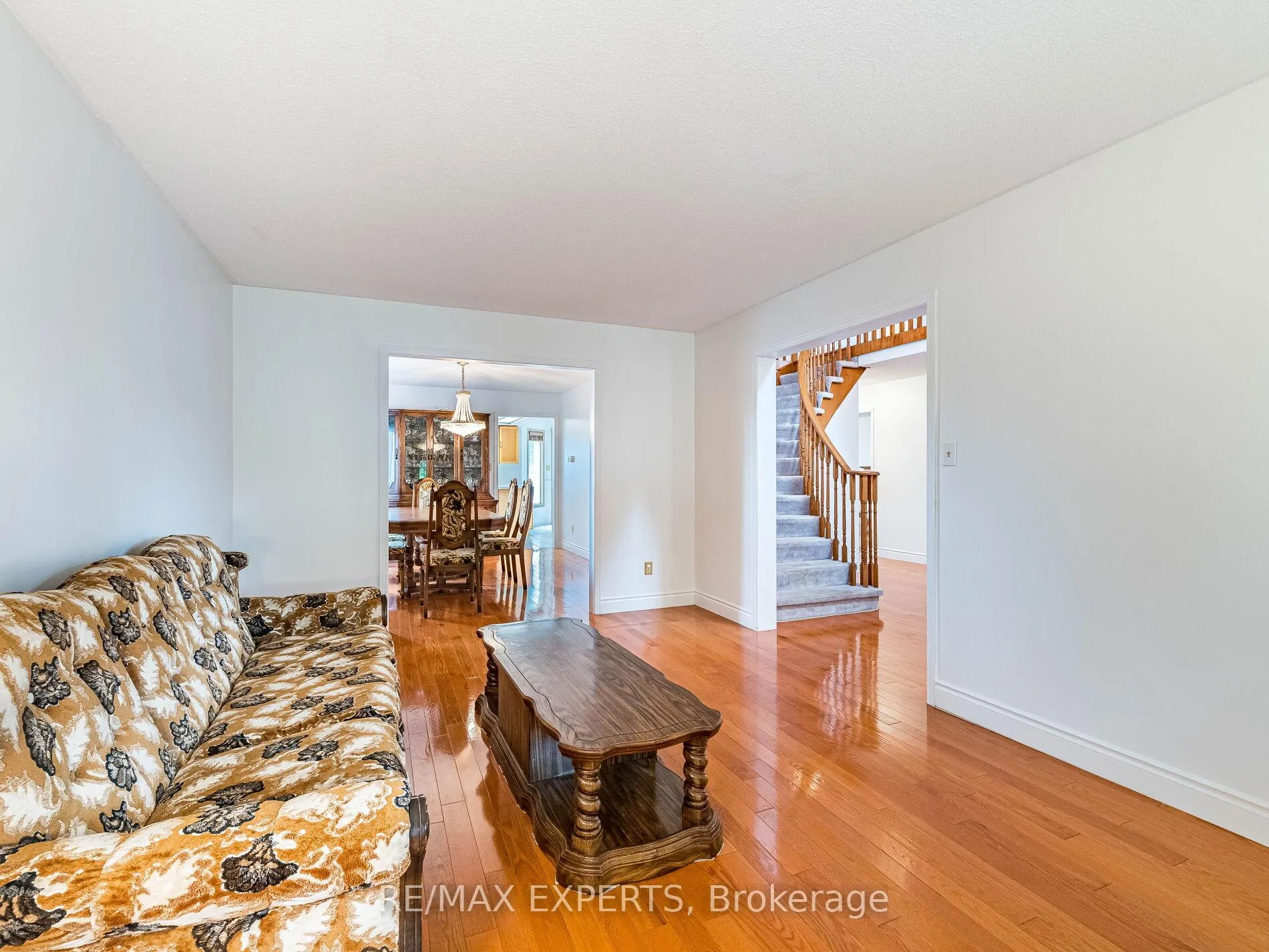 Photo 16 of 31 Mccabe Crescent, Caledon, Bolton North — HOMEH