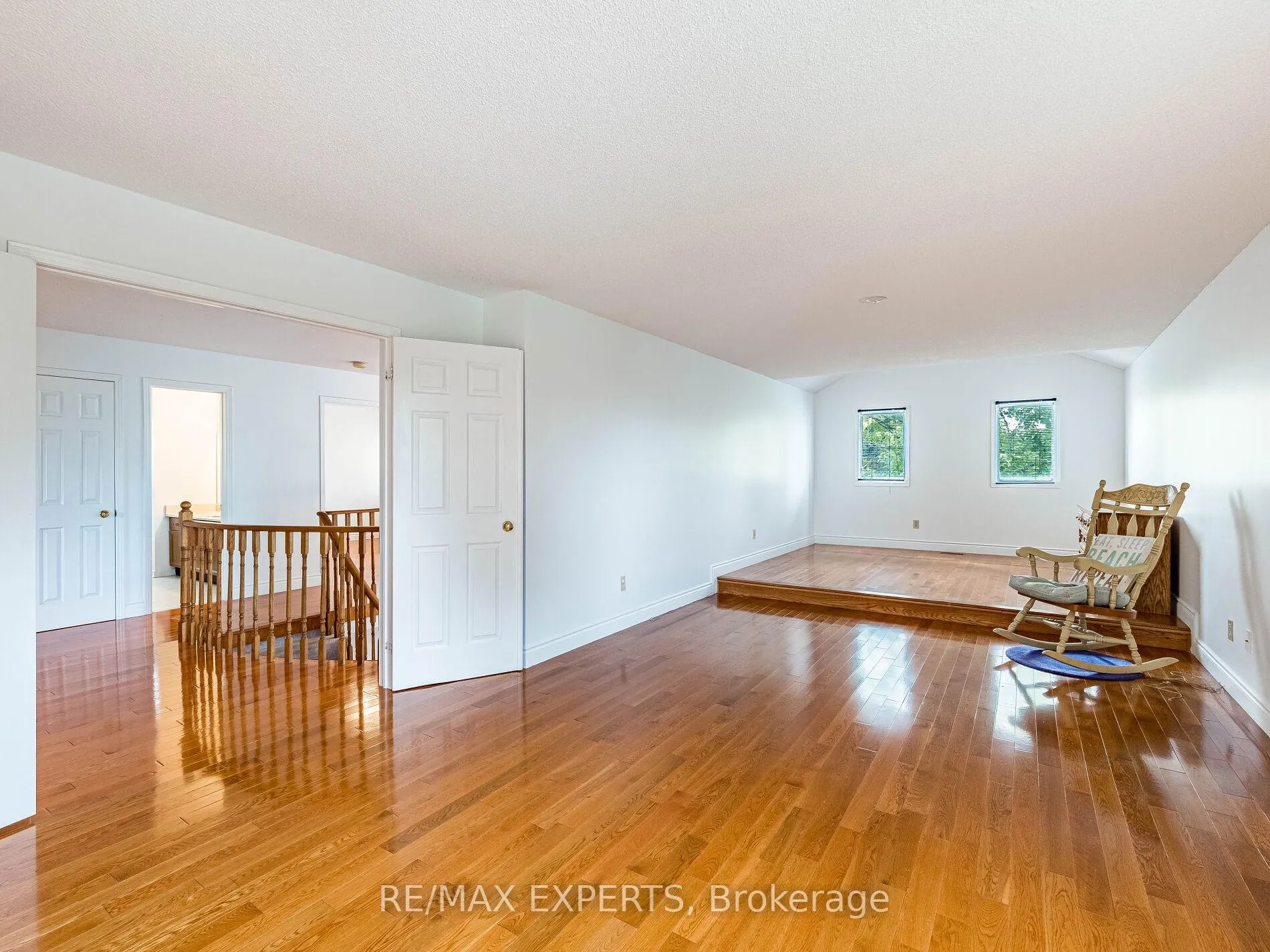 Photo 28 of 31 Mccabe Crescent, Caledon, Bolton North — HOMEH