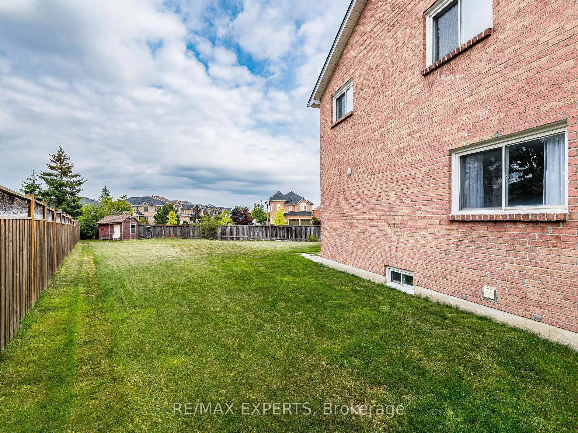Photo 37 of 31 Mccabe Crescent, Caledon, Bolton North — HOMEH