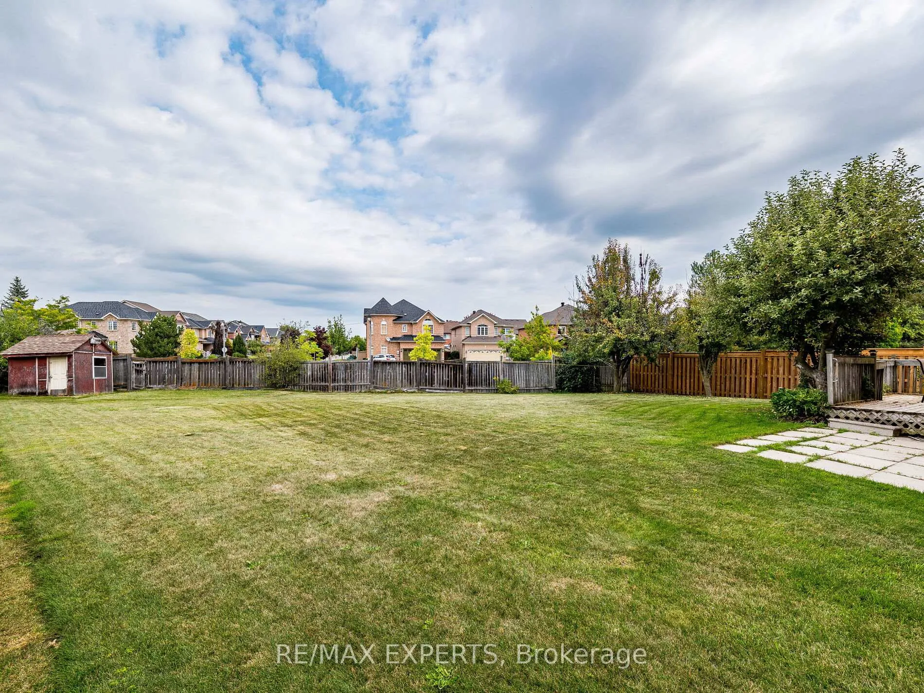 Photo 38 of 31 Mccabe Crescent, Caledon, Bolton North — HOMEH