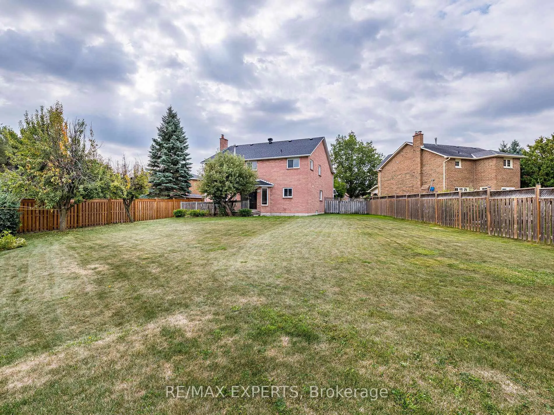 Photo 41 of 31 Mccabe Crescent, Caledon, Bolton North — HOMEH