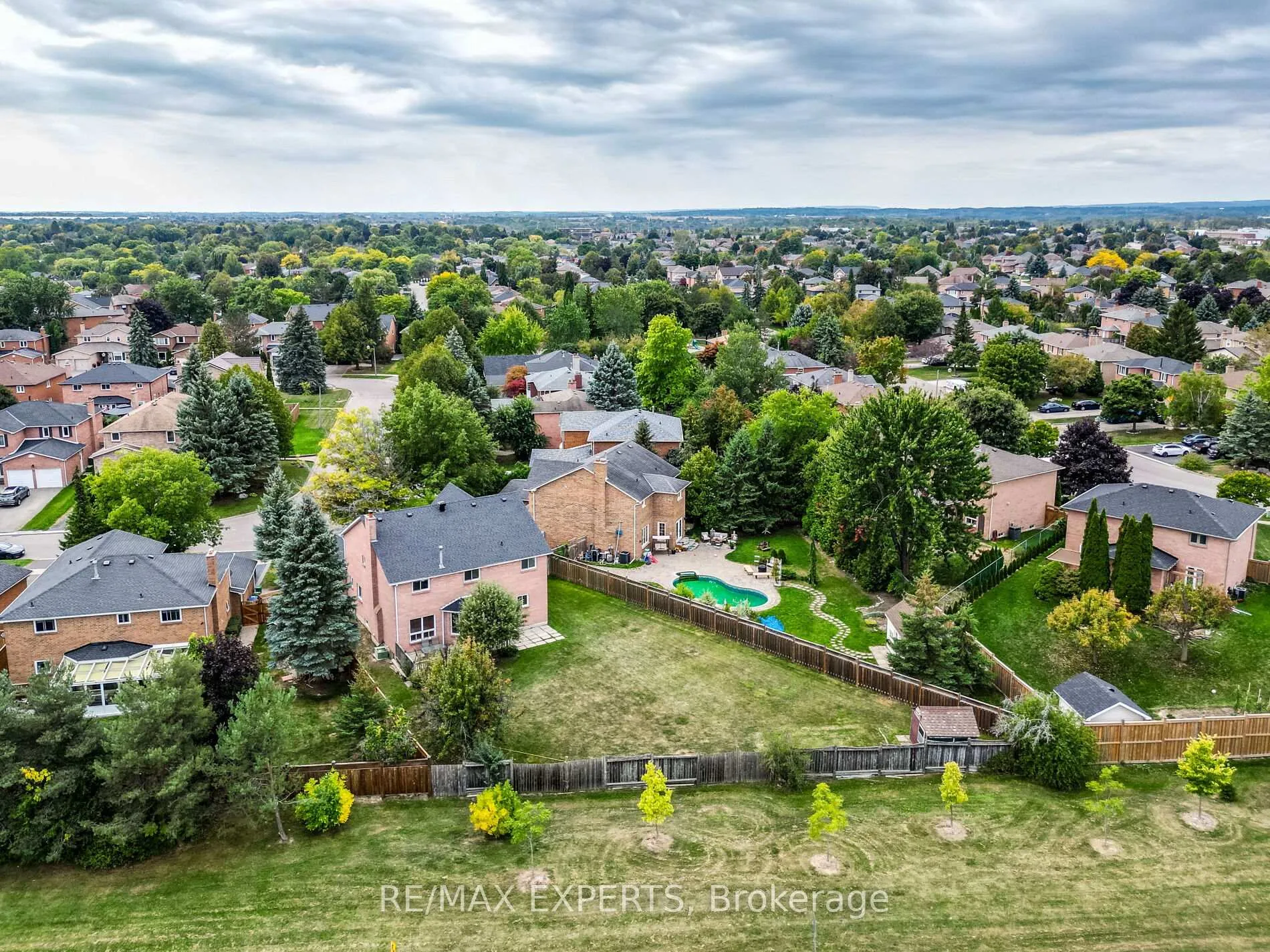 Photo 44 of 31 Mccabe Crescent, Caledon, Bolton North — HOMEH