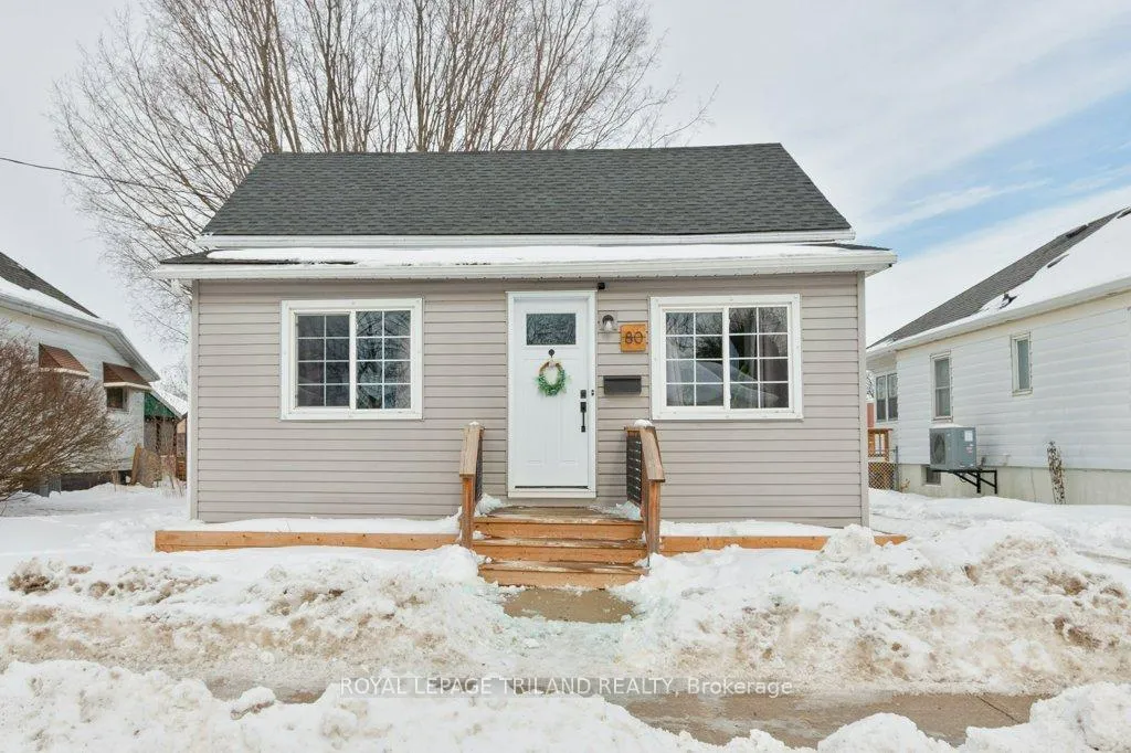 Photo 2 of 80 Edward Street, St. Thomas — HOMEH