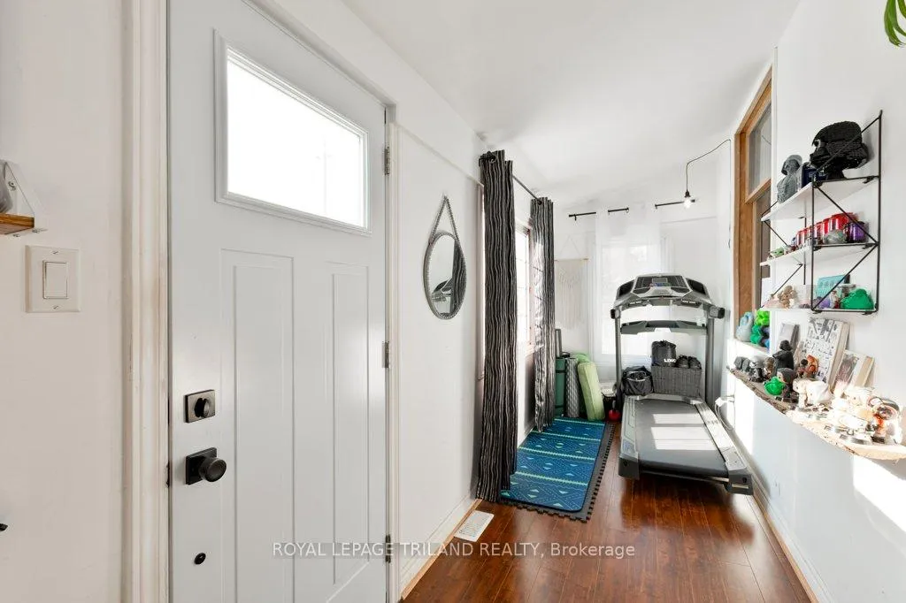 Photo 4 of 80 Edward Street, St. Thomas — HOMEH
