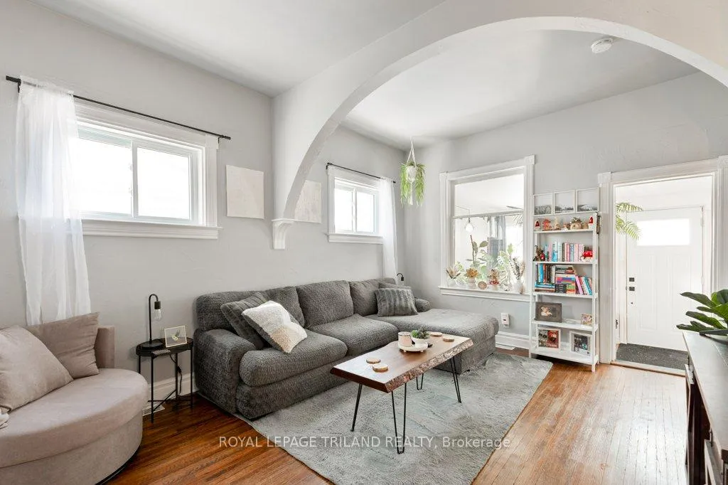 Photo 8 of 80 Edward Street, St. Thomas — HOMEH