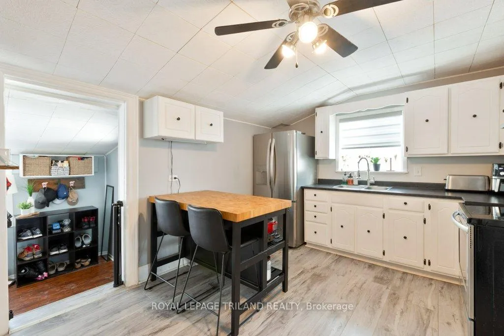 Photo 14 of 80 Edward Street, St. Thomas — HOMEH