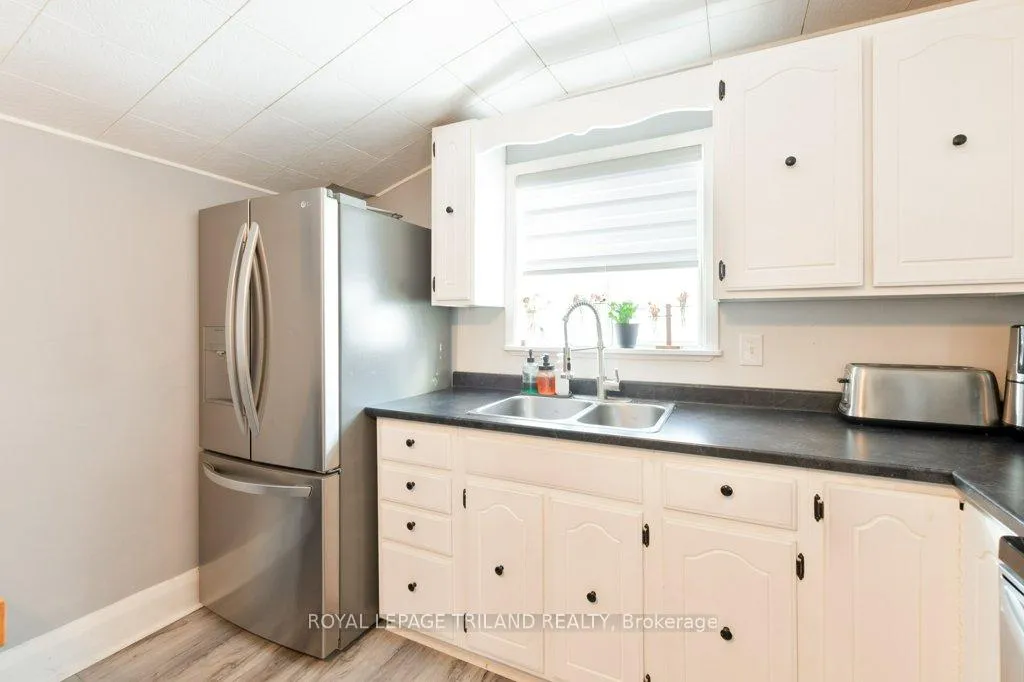 Photo 16 of 80 Edward Street, St. Thomas — HOMEH