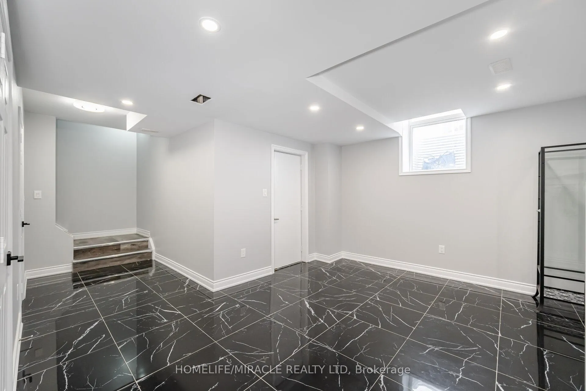 Photo 35 of 20 Elderbridge Road, Brampton, Toronto Gore Rural Estate — HOMEH