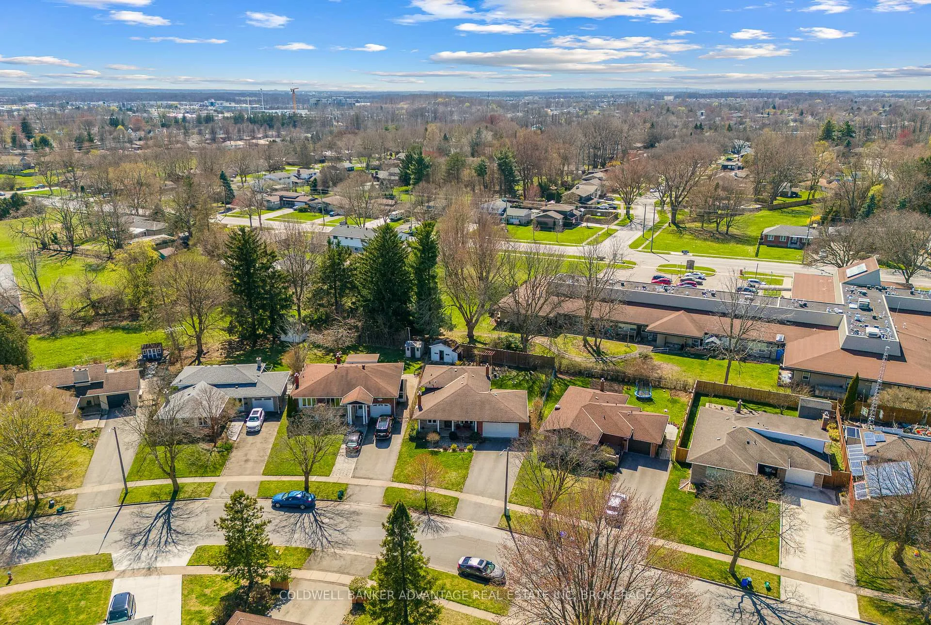 Photo 8 of 6808 Corwin Crescent, Niagara Falls, Dorchester — HOMEH