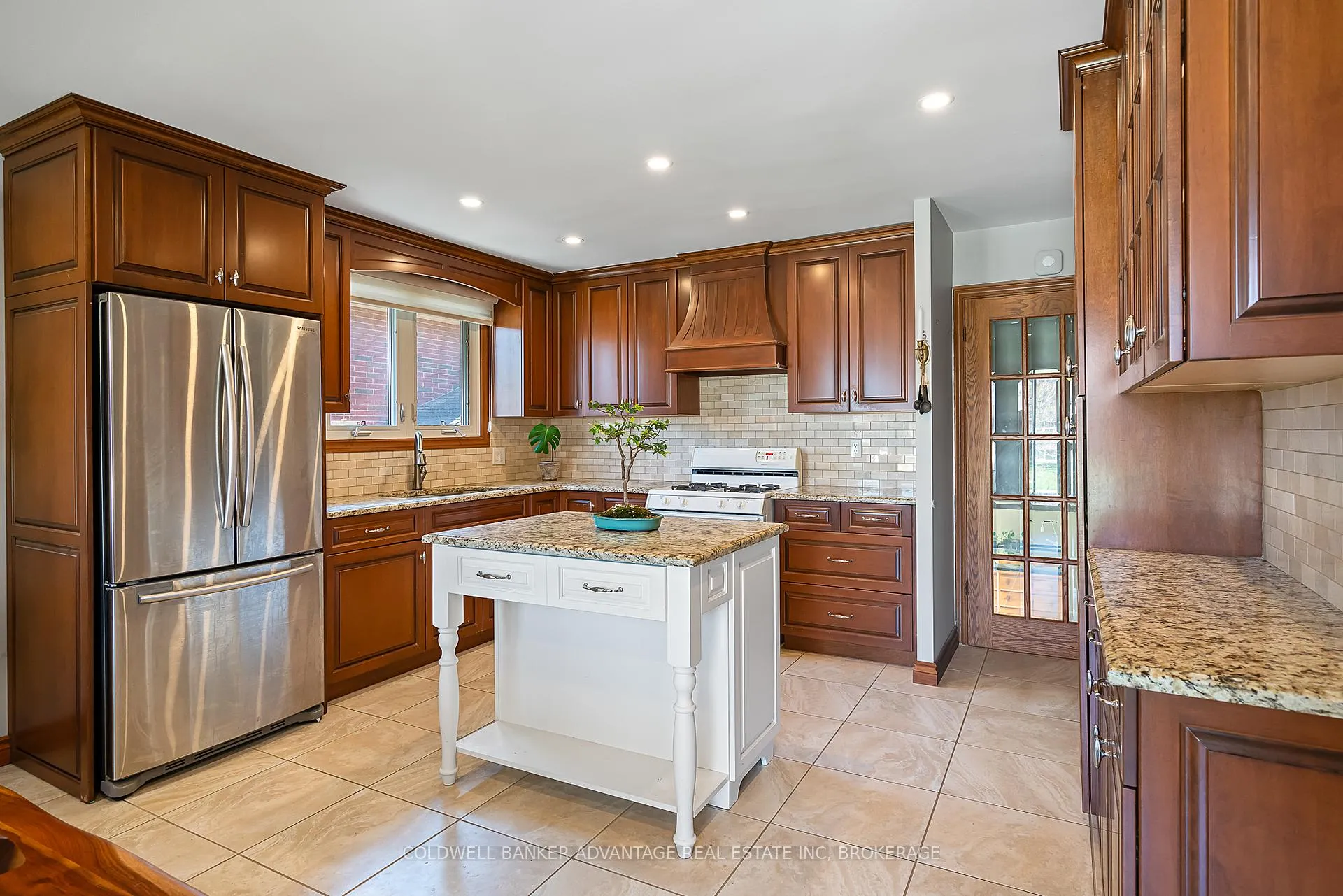 Photo 15 of 6808 Corwin Crescent, Niagara Falls, Dorchester — HOMEH