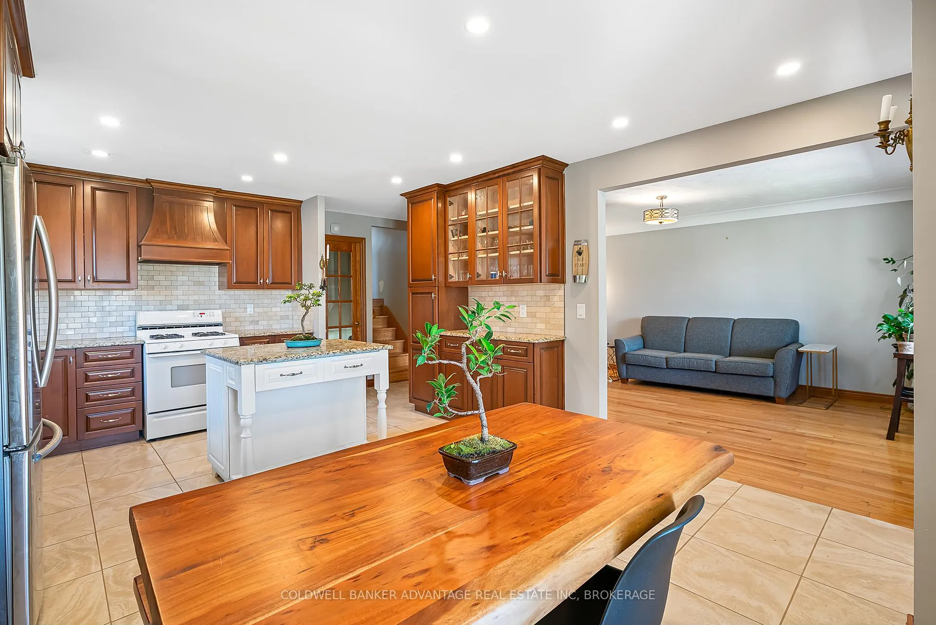 Photo 19 of 6808 Corwin Crescent, Niagara Falls, Dorchester — HOMEH