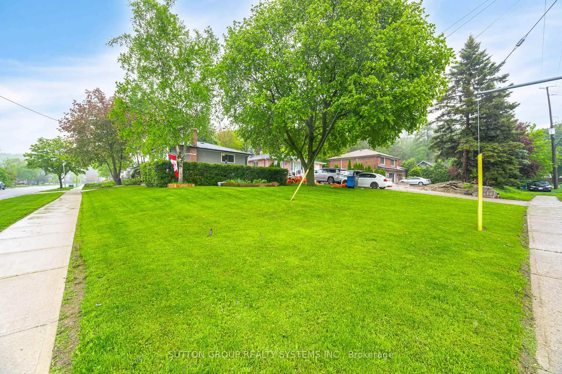 Photo 3 of 175 Connaught Crescent, Caledon, Bolton West — HOMEH