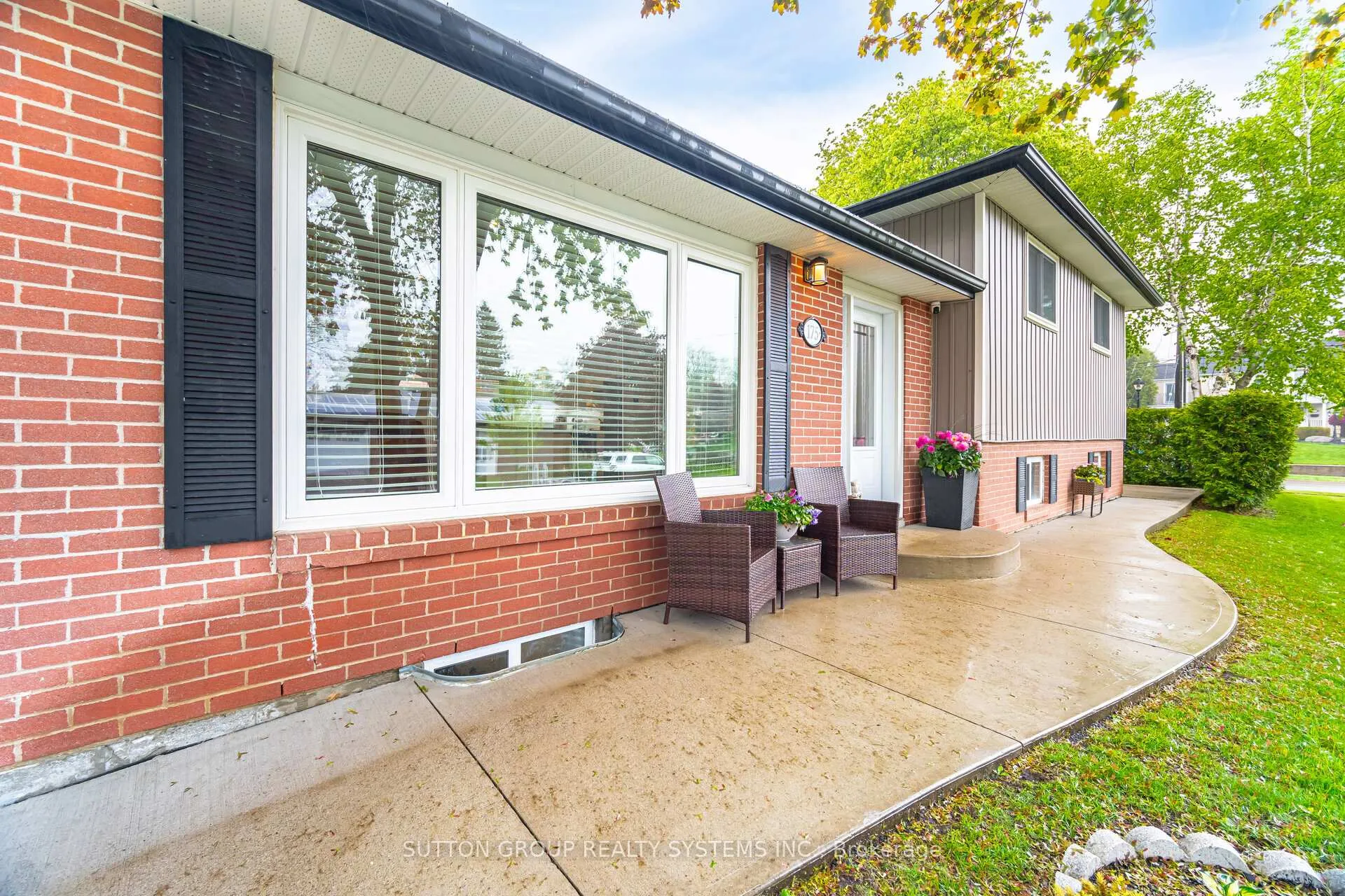 Photo 8 of 175 Connaught Crescent, Caledon, Bolton West — HOMEH
