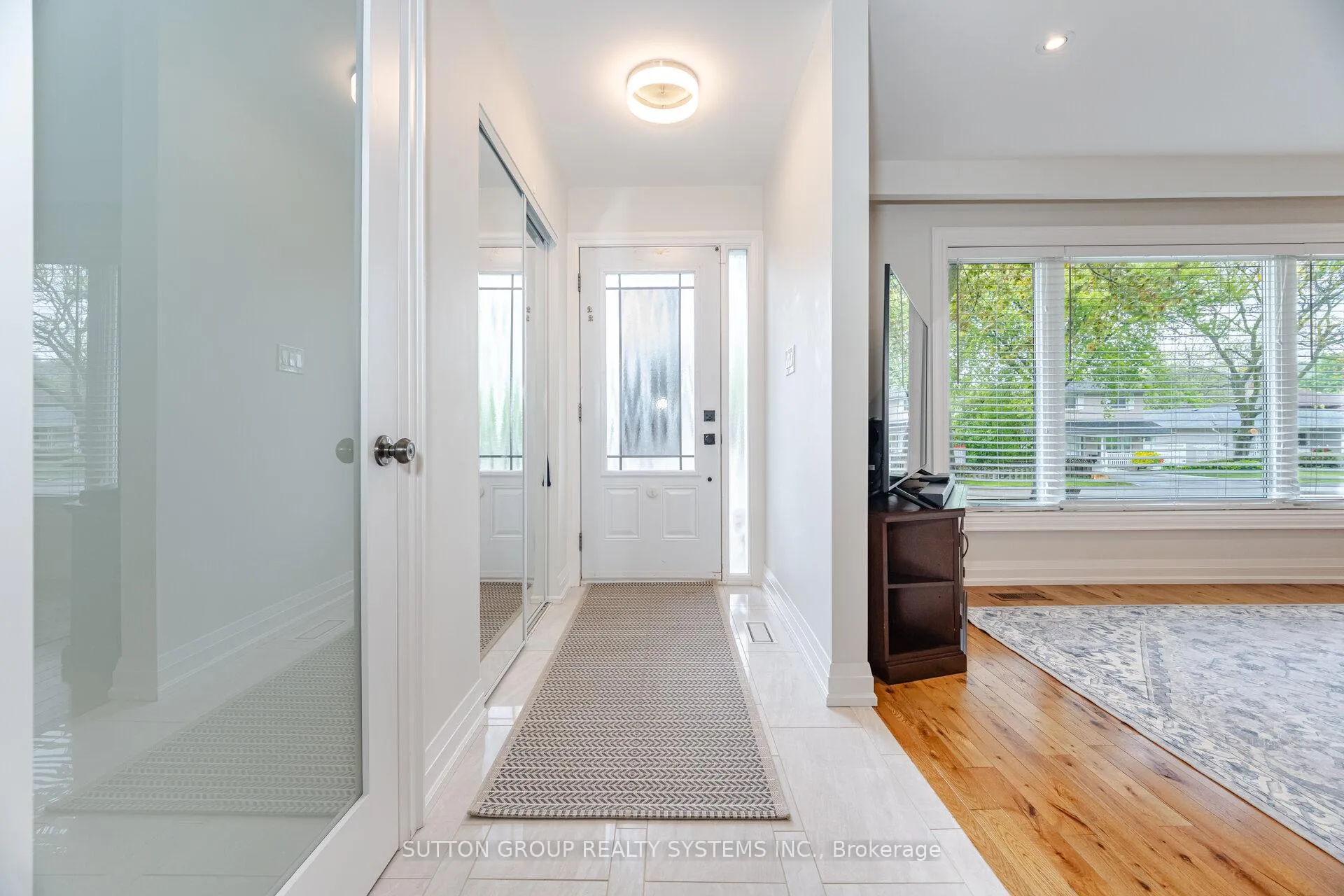 Photo 10 of 175 Connaught Crescent, Caledon, Bolton West — HOMEH