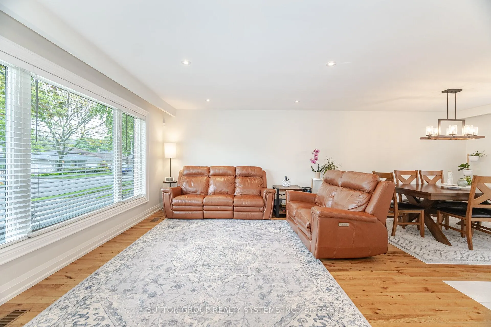 Photo 13 of 175 Connaught Crescent, Caledon, Bolton West — HOMEH
