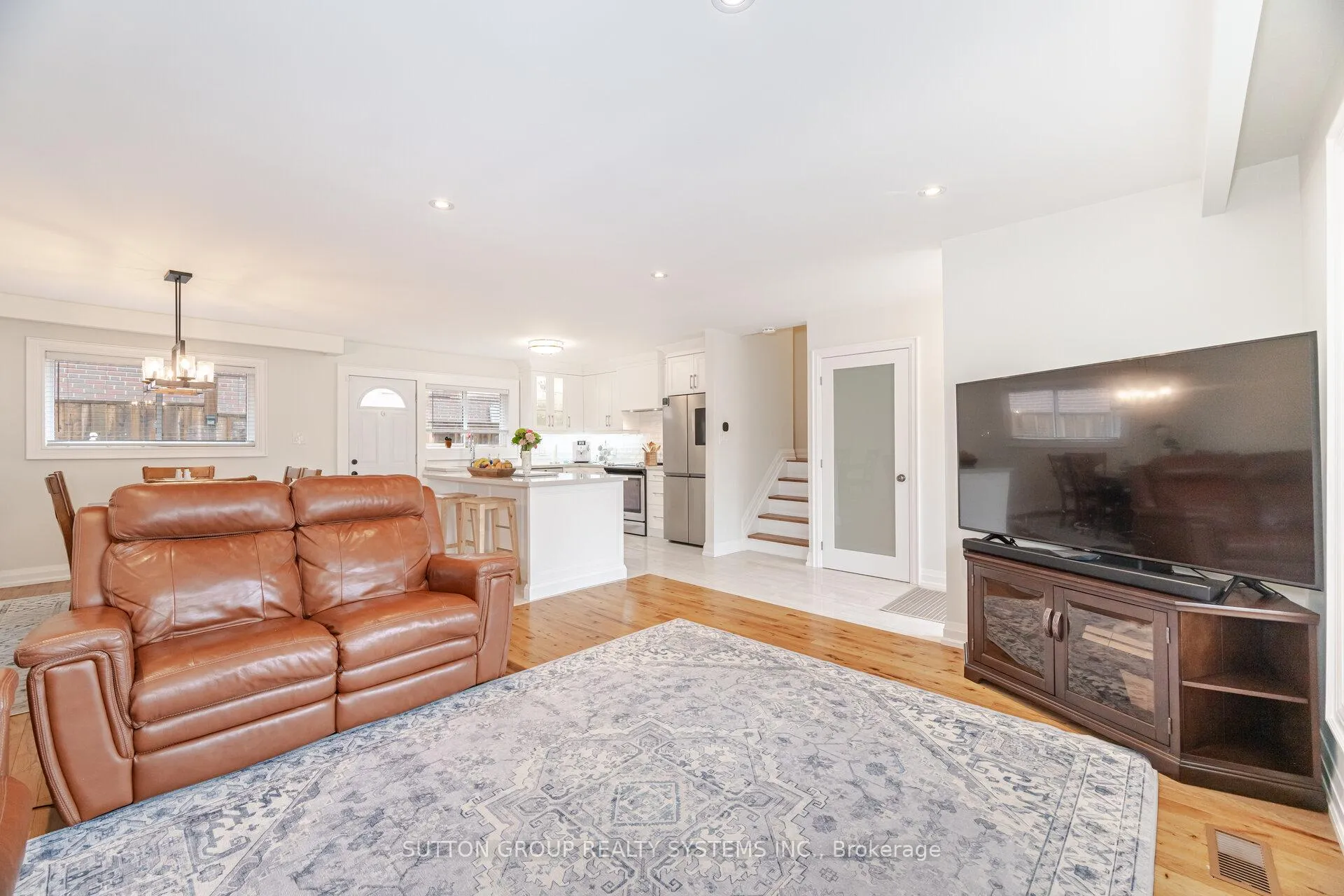 Photo 14 of 175 Connaught Crescent, Caledon, Bolton West — HOMEH