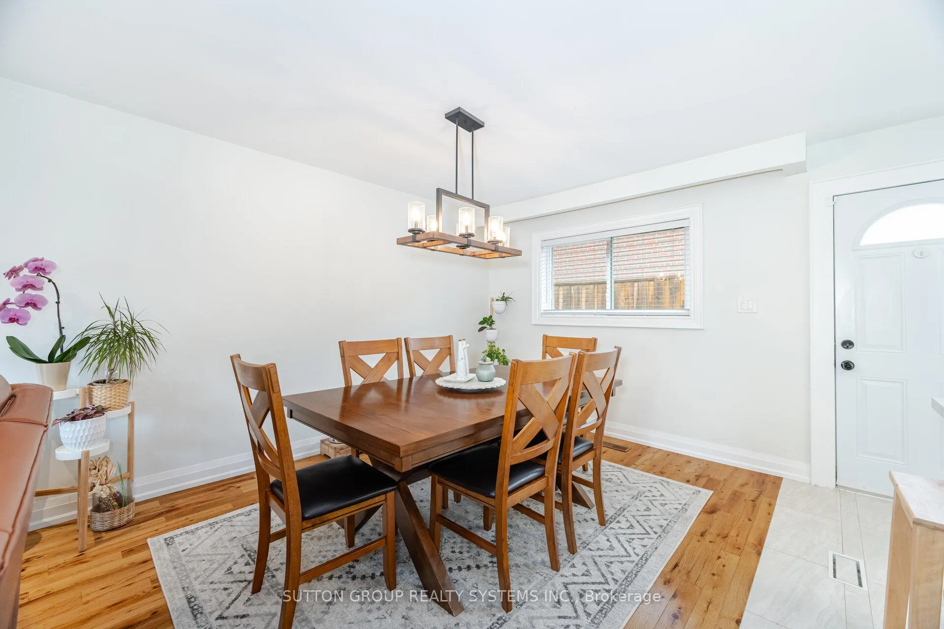 Photo 16 of 175 Connaught Crescent, Caledon, Bolton West — HOMEH