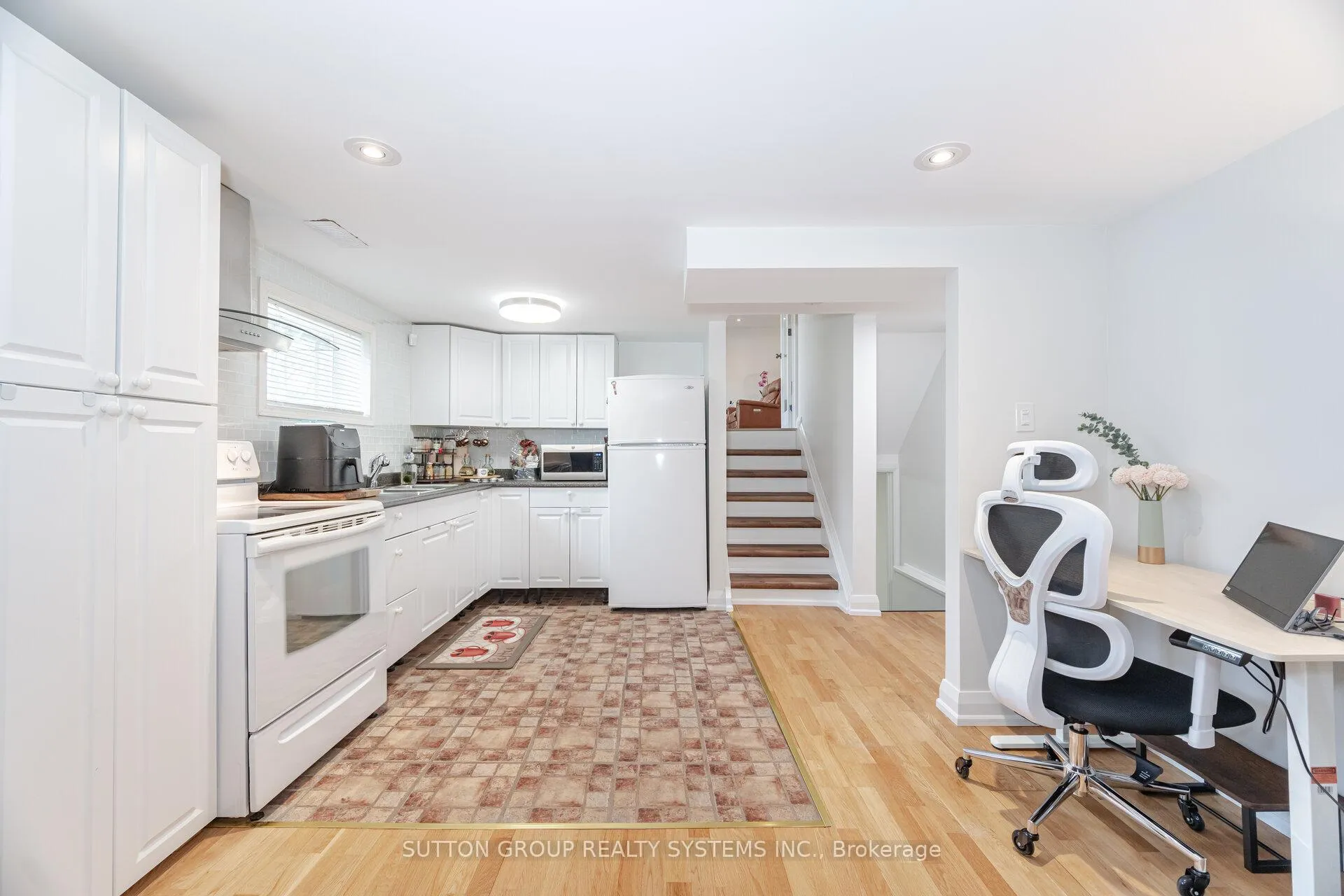 Photo 31 of 175 Connaught Crescent, Caledon, Bolton West — HOMEH