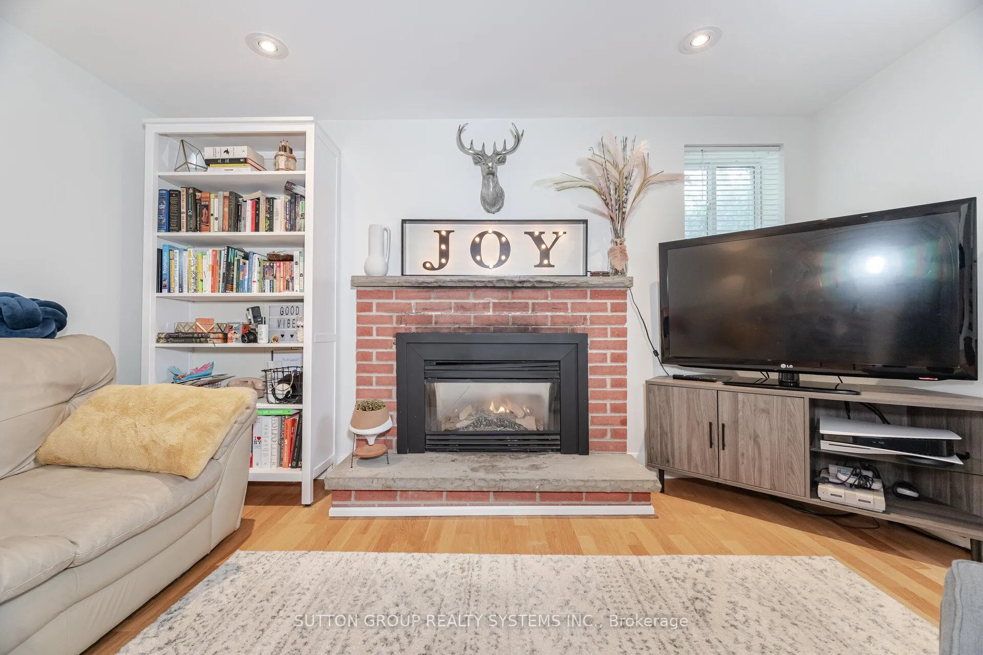 Photo 35 of 175 Connaught Crescent, Caledon, Bolton West — HOMEH