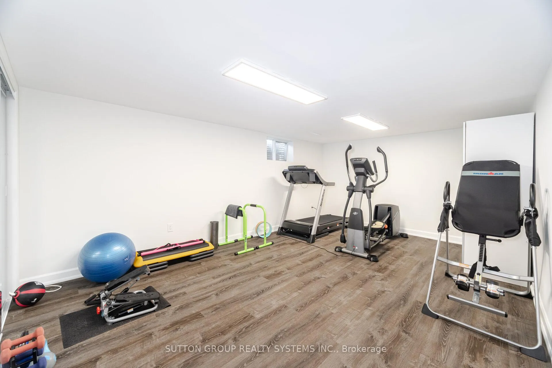 Photo 43 of 175 Connaught Crescent, Caledon, Bolton West — HOMEH
