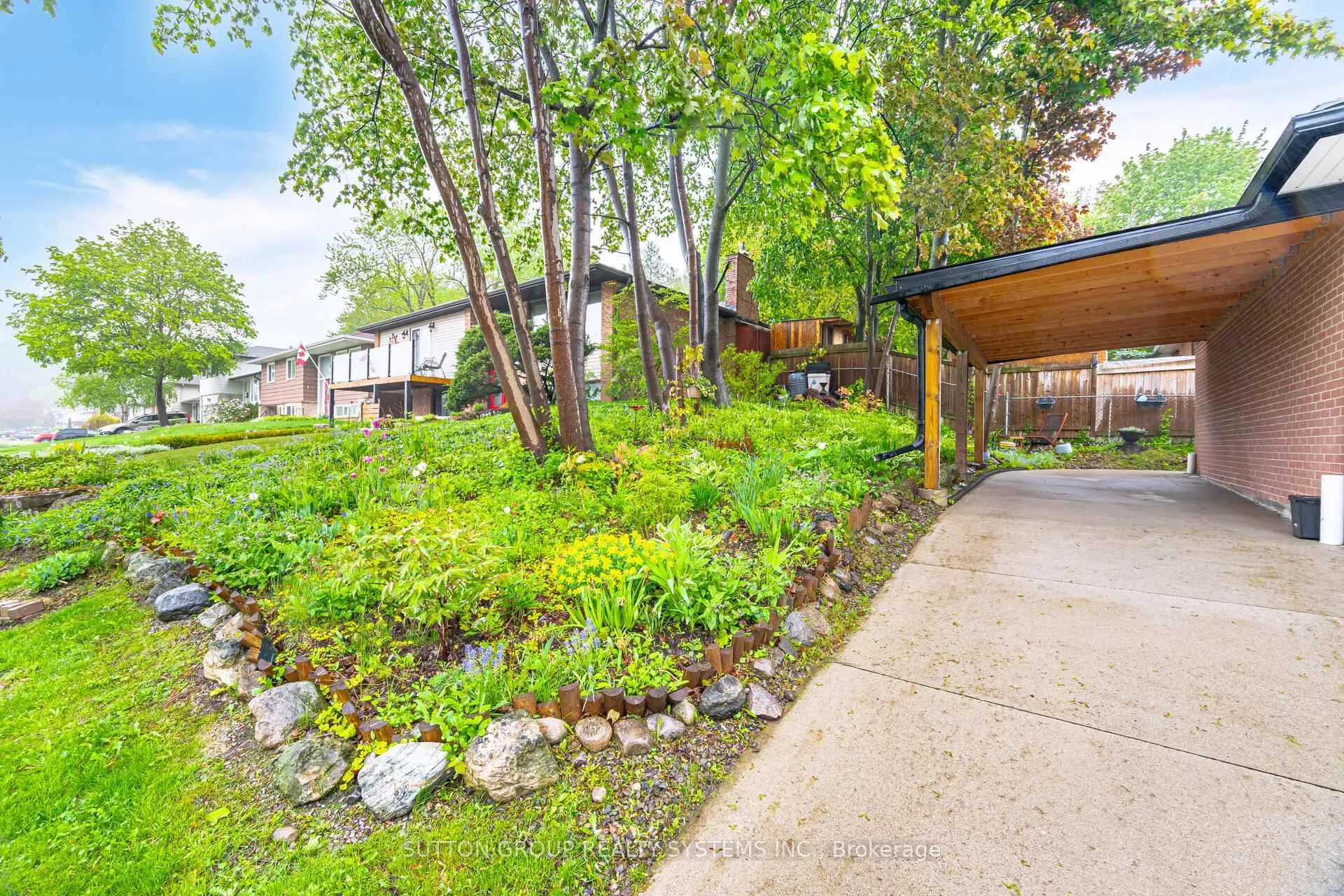 Photo 50 of 175 Connaught Crescent, Caledon, Bolton West — HOMEH