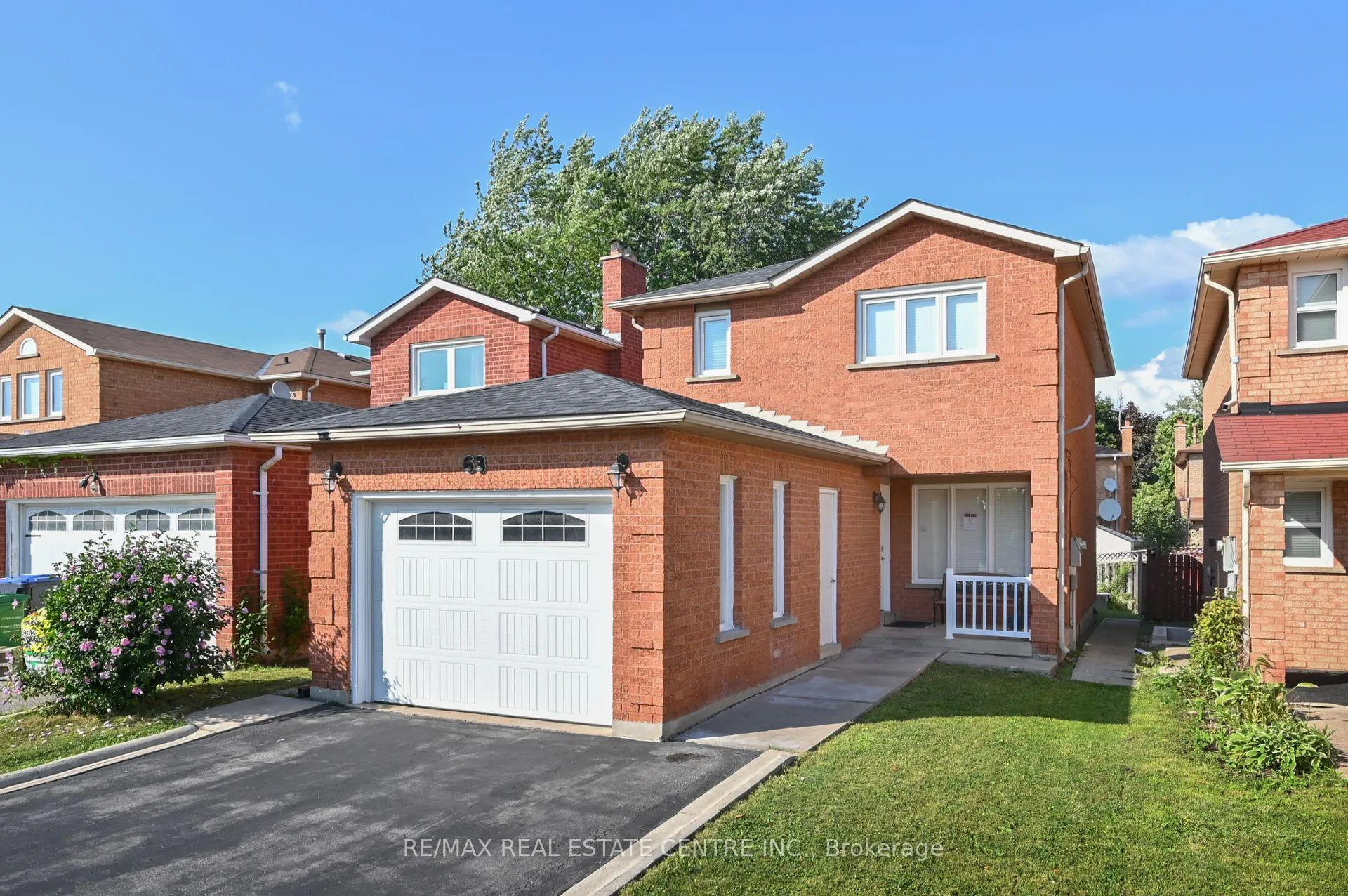 Photo 3 of 63 Candy Crescent, Brampton, Northwood Park — HOMEH