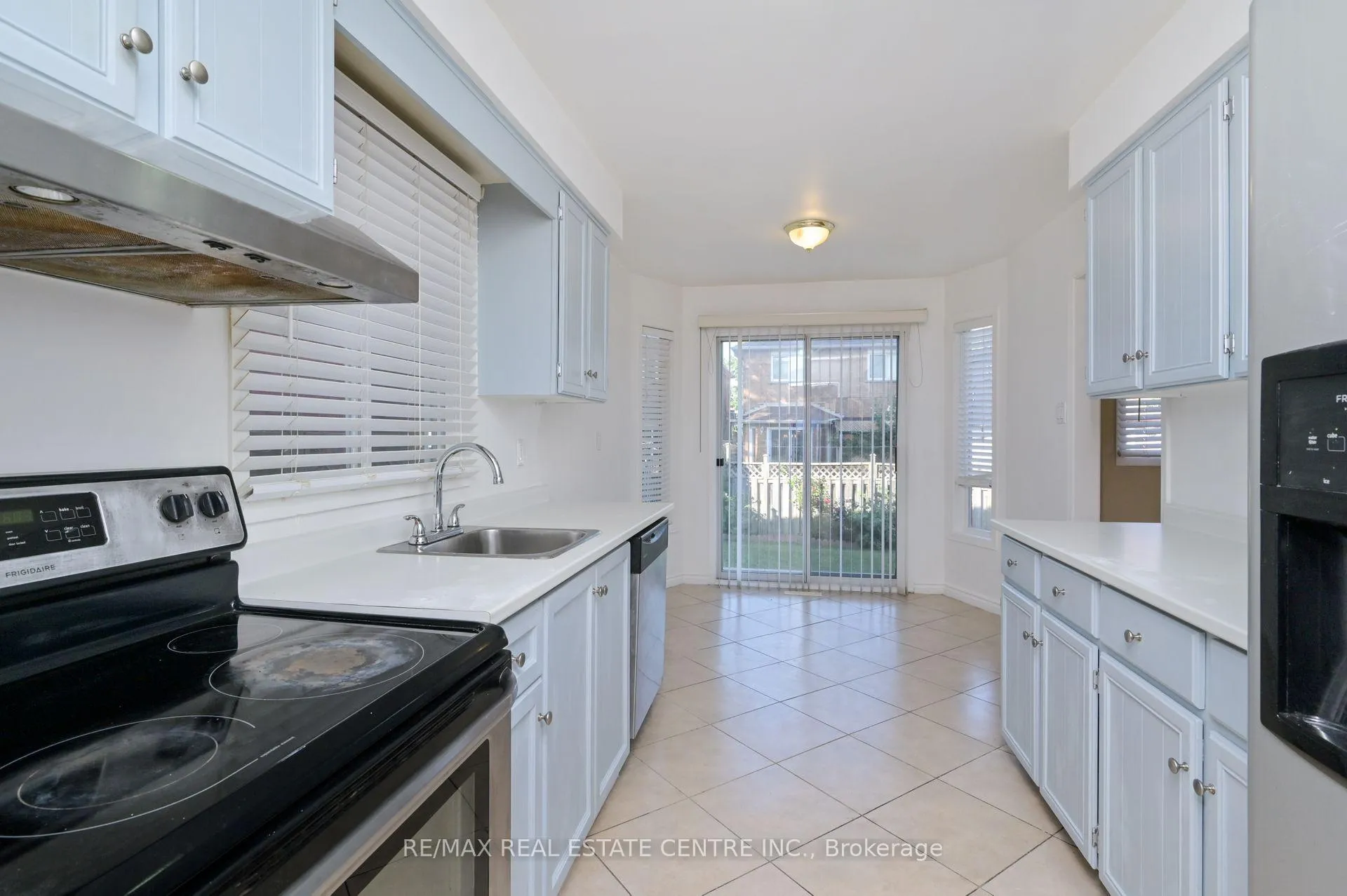 Photo 16 of 63 Candy Crescent, Brampton, Northwood Park — HOMEH