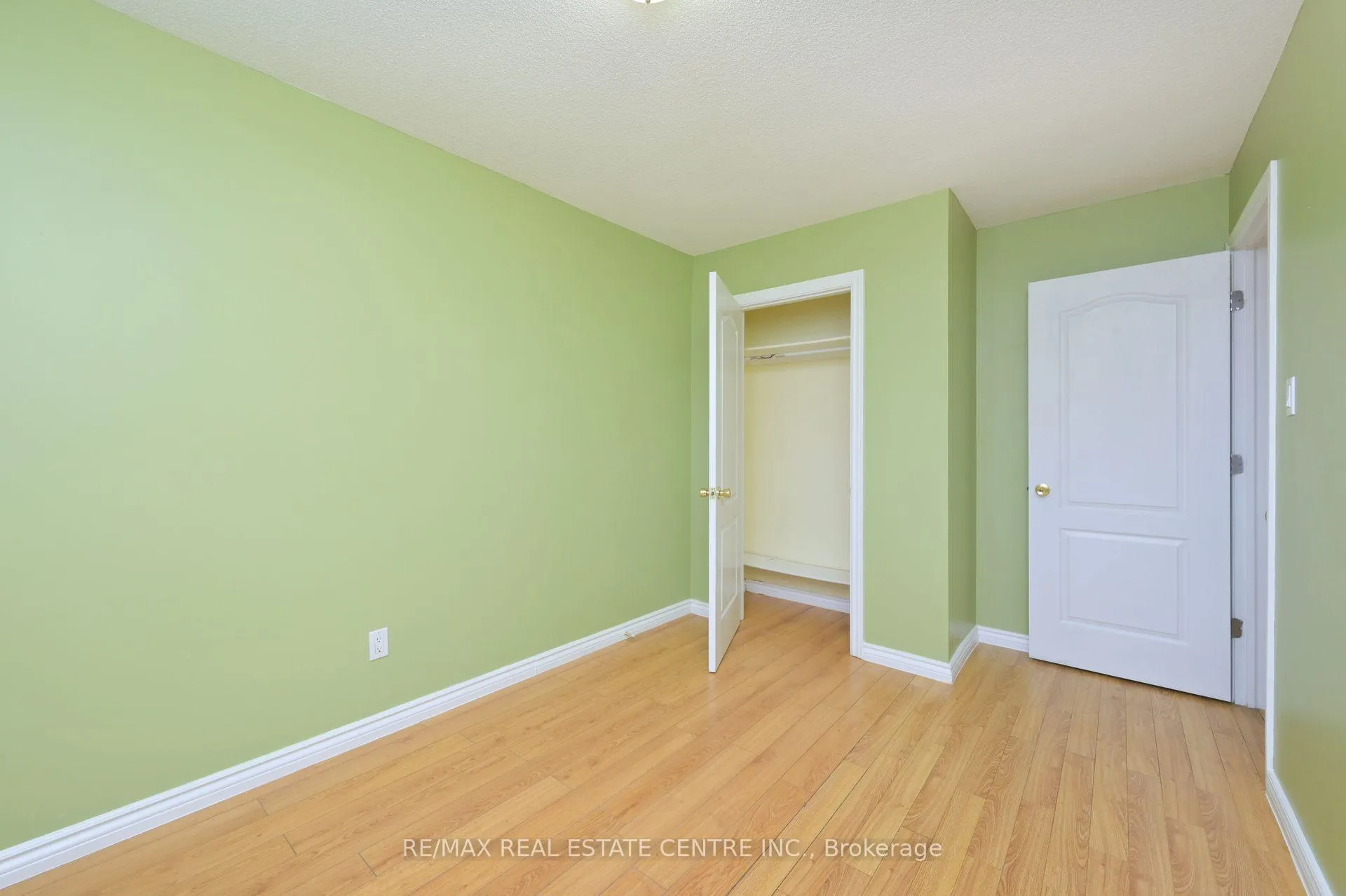 Photo 19 of 63 Candy Crescent, Brampton, Northwood Park — HOMEH
