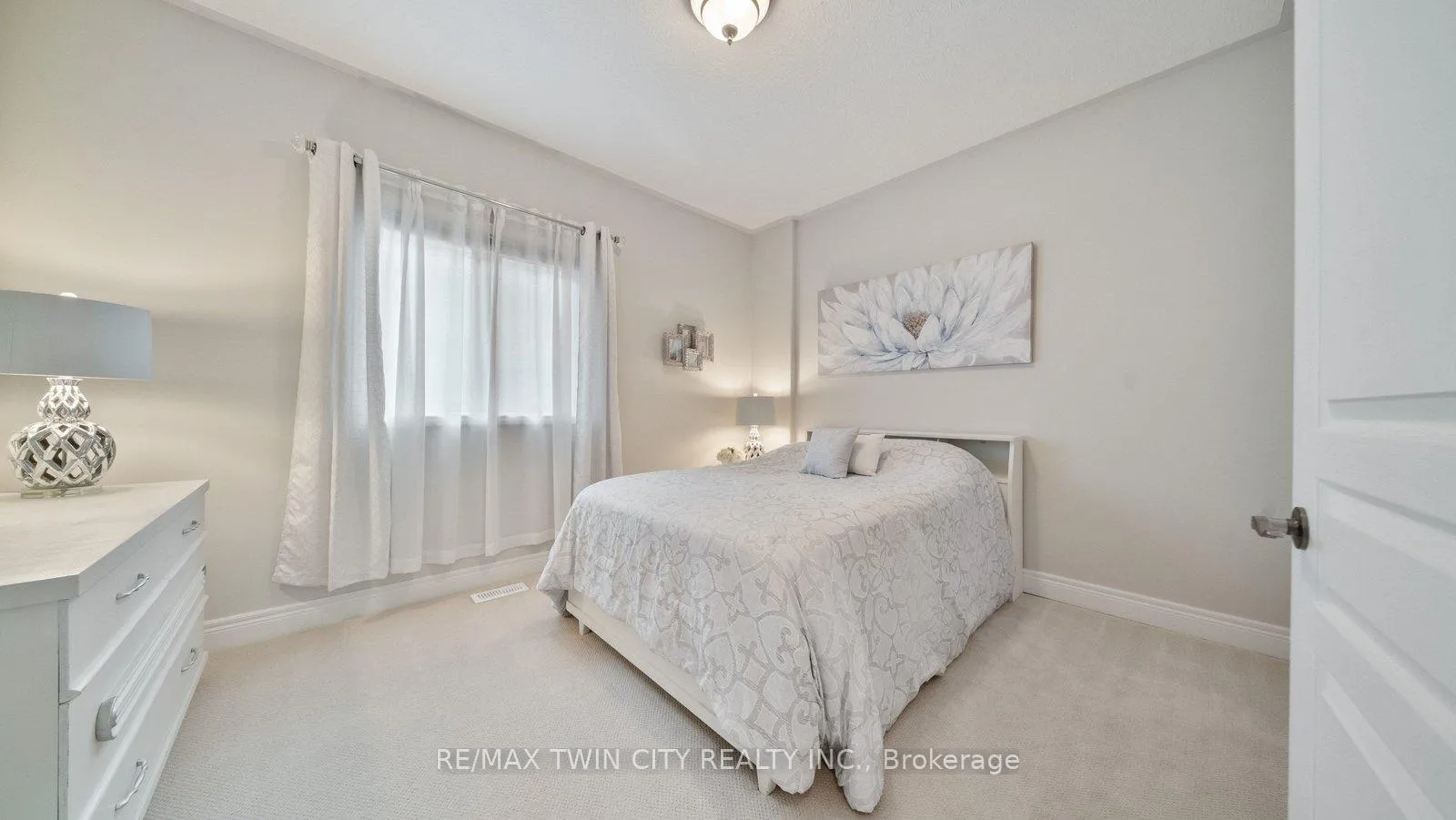 Photo 19 of 35 Long Lane, Brant, Paris — HOMEH